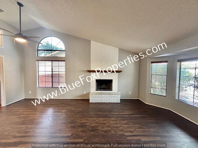 Building Photo - 2621 W Camino Del Deseo