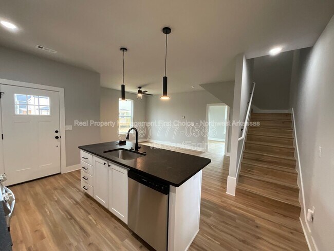 Building Photo - 1042 S Laramie Hts