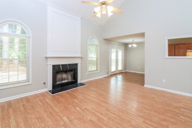 Building Photo - 1005 Crooked Creek Ct SE