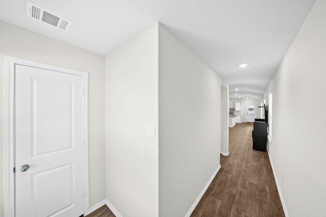 Building Photo - 3 Bedroom Rental in Convenient West San Antonio Location