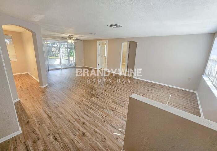 Building Photo - 7815 Treasure Pointe Dr
