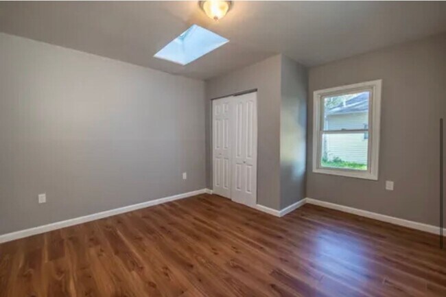 Building Photo - Cozy 2 Bed 1 Bath House in Council Bluffs!