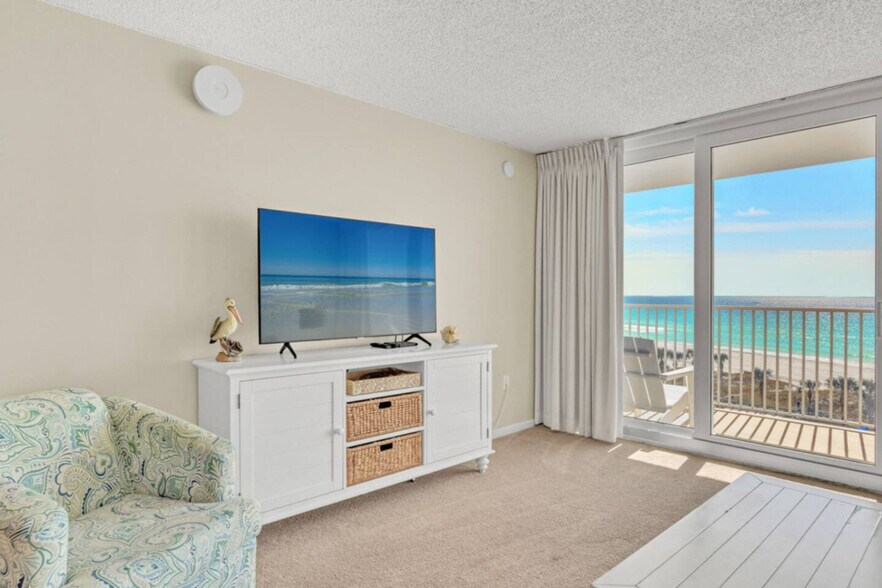 Building Photo - 7205 Thomas Dr