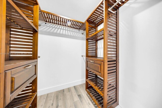 Building Photo - 13155 Ixora Ct