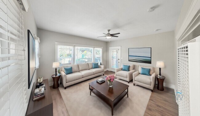 Primary Photo - Renovated 2bd/1ba with huge kitchen & full...
