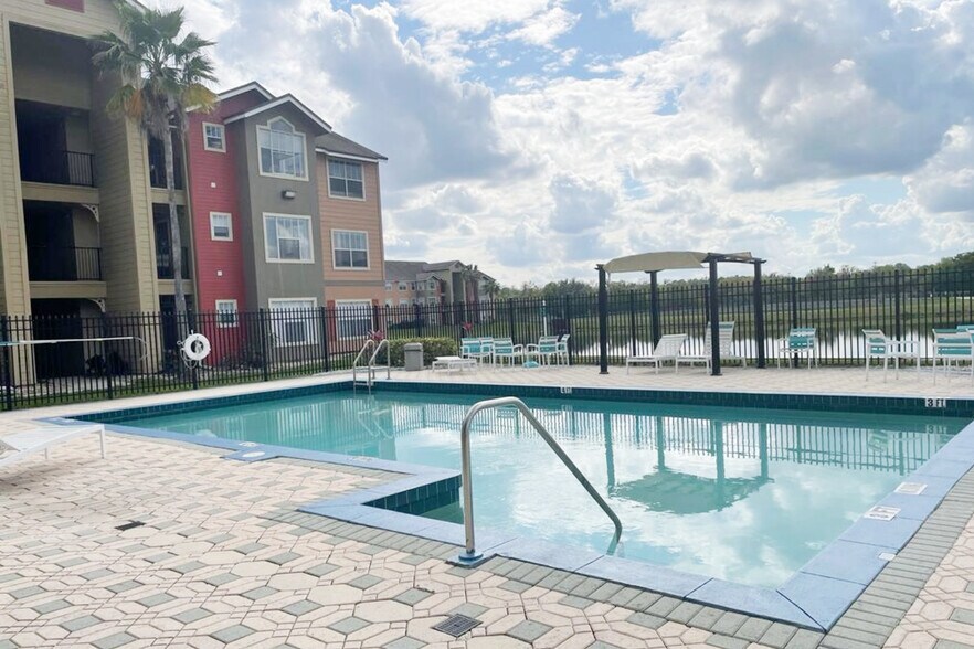 Building Photo - 2212 Grand Cayman Ct