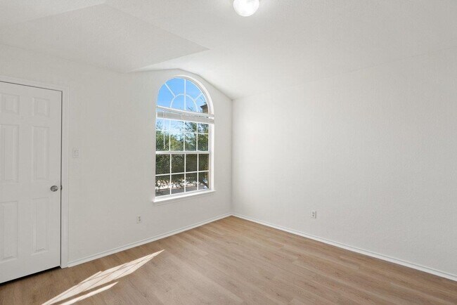 Building Photo - 11416 Dog Leg Dr