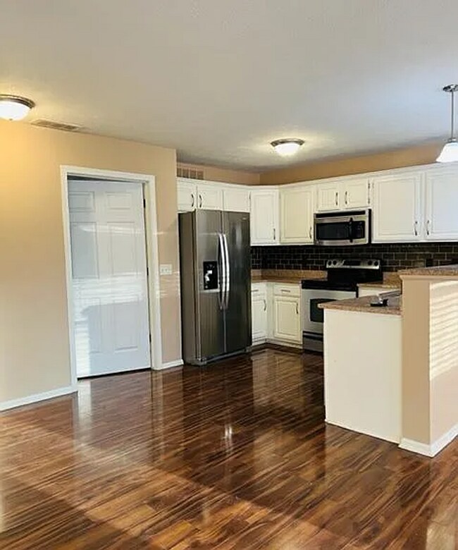 Building Photo - 1798 N 177th Plaza