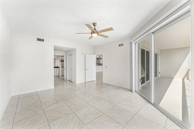 Building Photo - 1435 S Harbor City Blvd