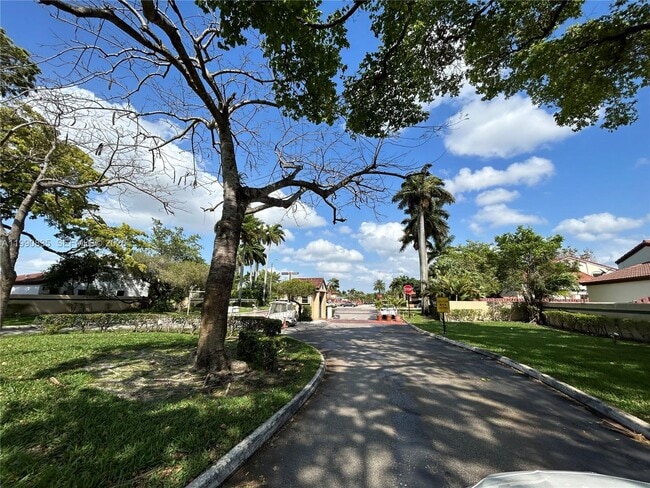 Building Photo - 8910 SW 4th Ln