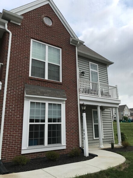 Building Photo - 690 Whitetail Dr