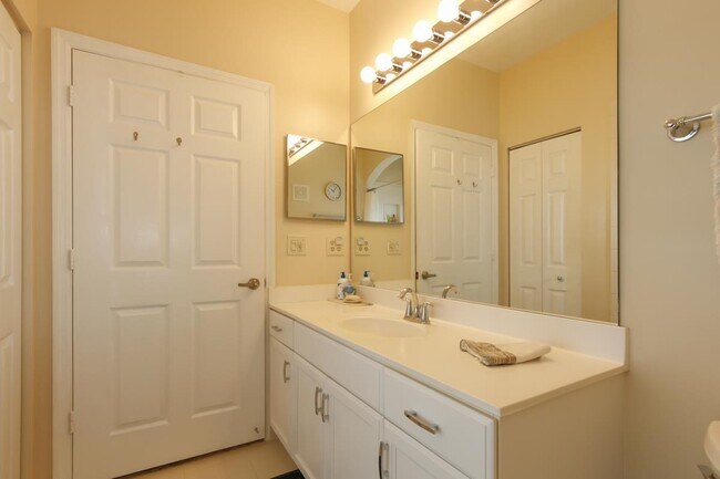 Building Photo - 37111 Harbour Vista Cir