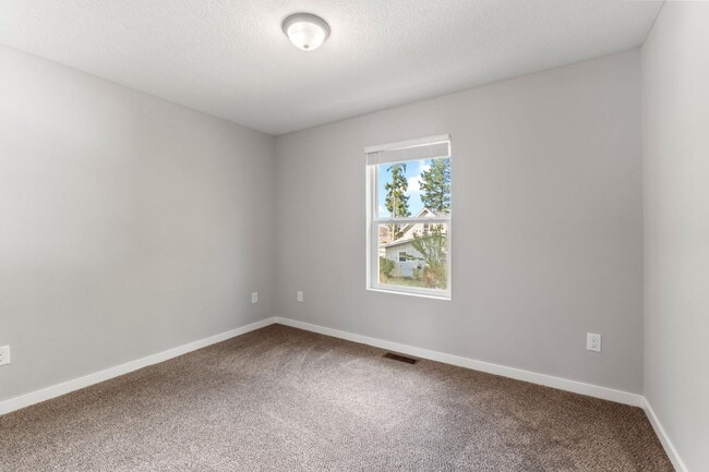 Building Photo - 386 N Franklin St