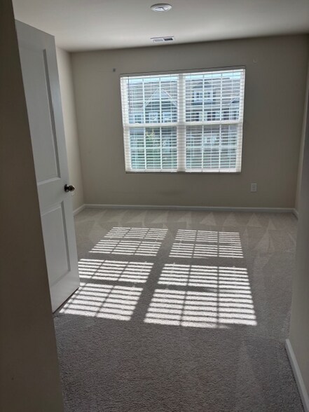 Building Photo - 13931 Castle Nook Dr