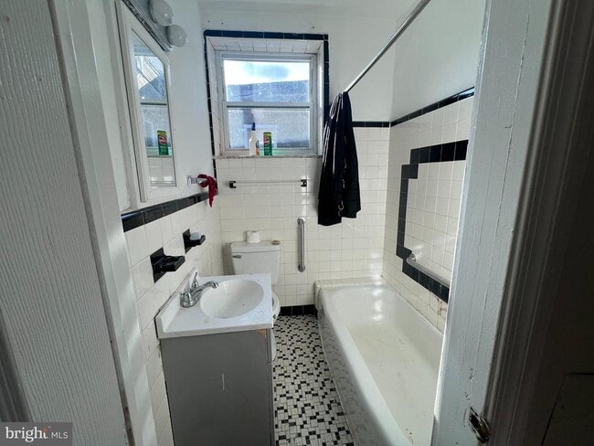 Building Photo - 1319 S 22nd St