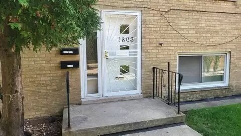 Building Photo - 1806 S Mannheim Rd