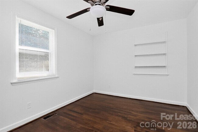 Building Photo - 4914 Unaka Ave