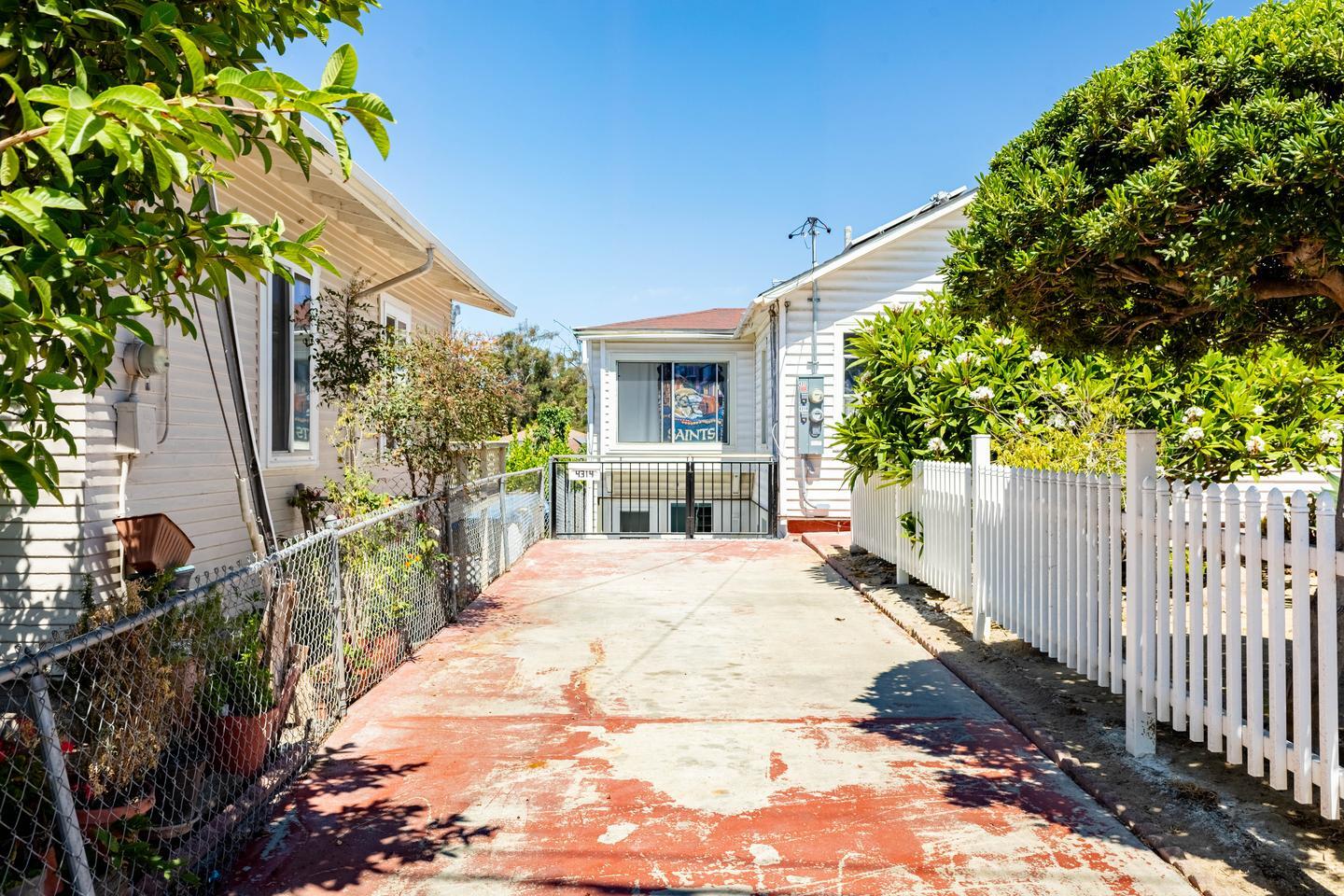 Building Photo - Charming Canyon-View Home | Serene Living ...