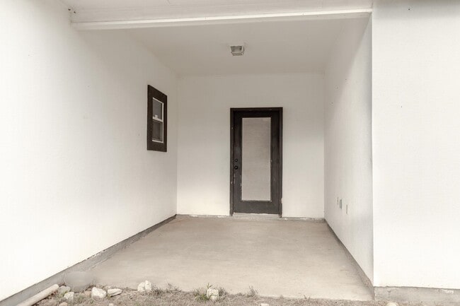 Building Photo - 10620 Porfirio Dr
