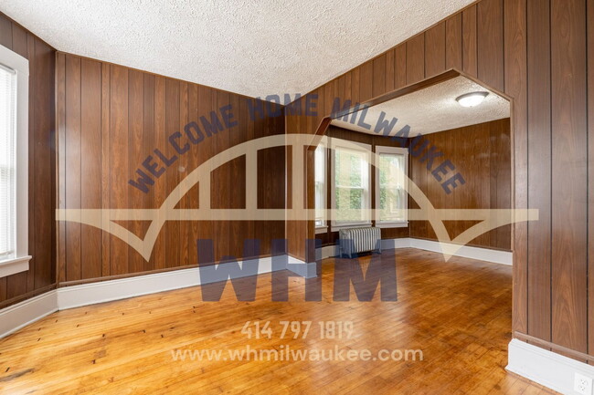 Building Photo - 2251 N 41st St