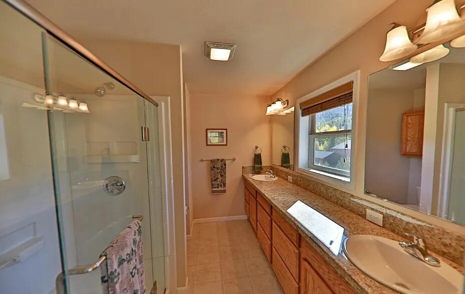 Building Photo - 1009 Forrest Dr