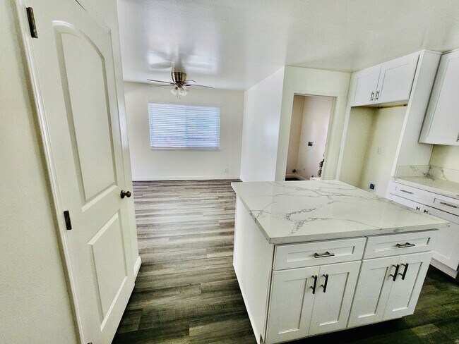 Building Photo - Newly Remodeled 3-Bedroom, 2-Bathroom Home for Rent – Los Alamitos