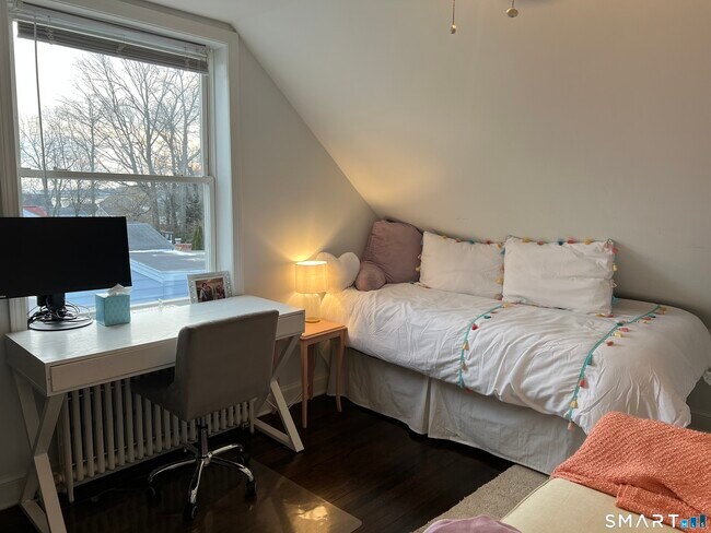 Building Photo - 58 Annawon Ave