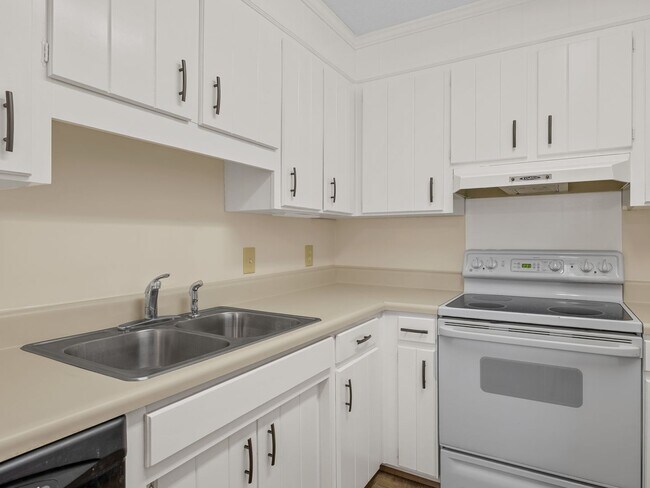 Building Photo - 400A Taylor Rd