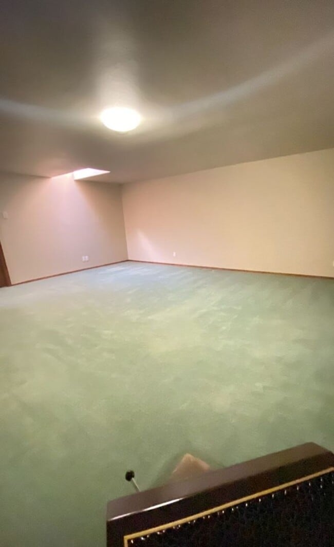 Building Photo - Spacious Four bedroom home in Post Falls