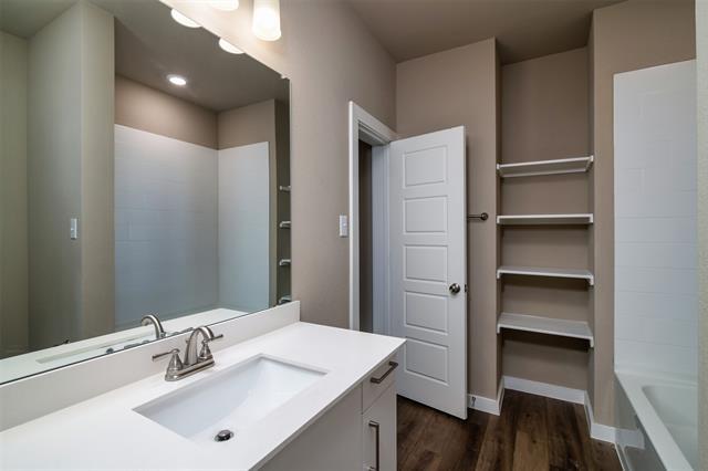 Building Photo - 707 Harvest Moon Dr