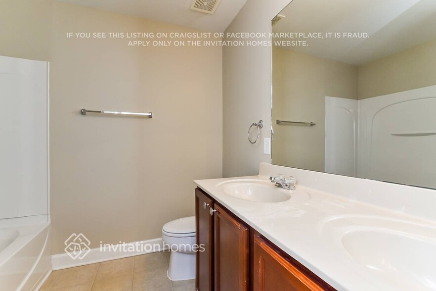 Building Photo - 1243 Sparkling Cove Dr