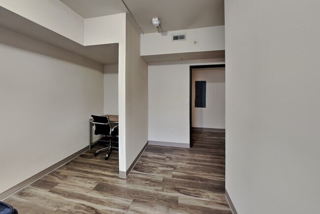 Building Photo - 215 Stanton Ave