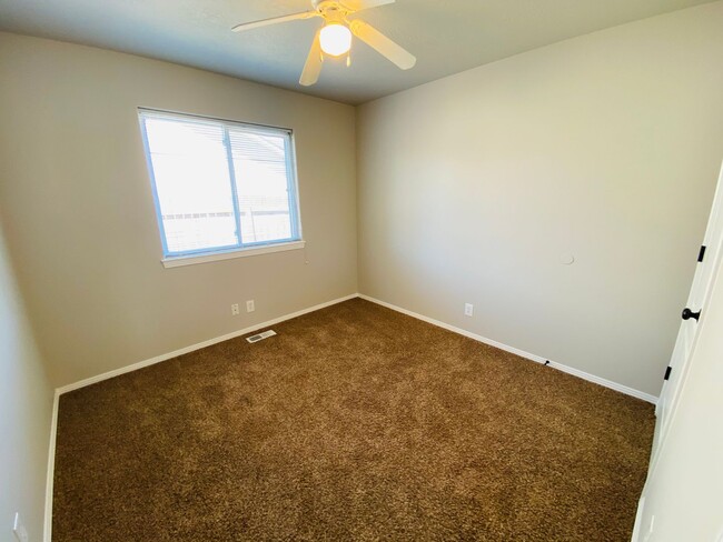 Building Photo - Wonderful Pet Friendly Home in Nampa!