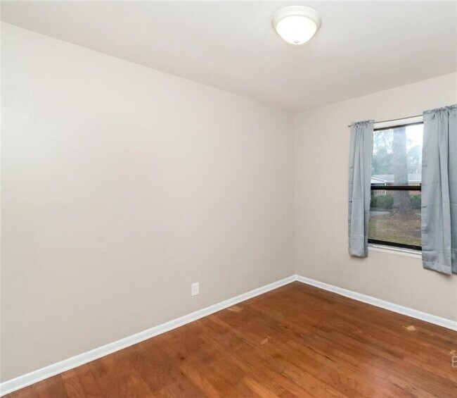 Building Photo - 2655 N Harbor Dr