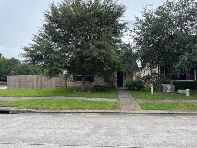 Primary Photo - 832 Belvedere Dr