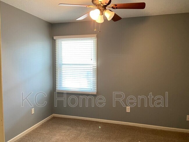 Building Photo - 1384 N Ridge Pkwy