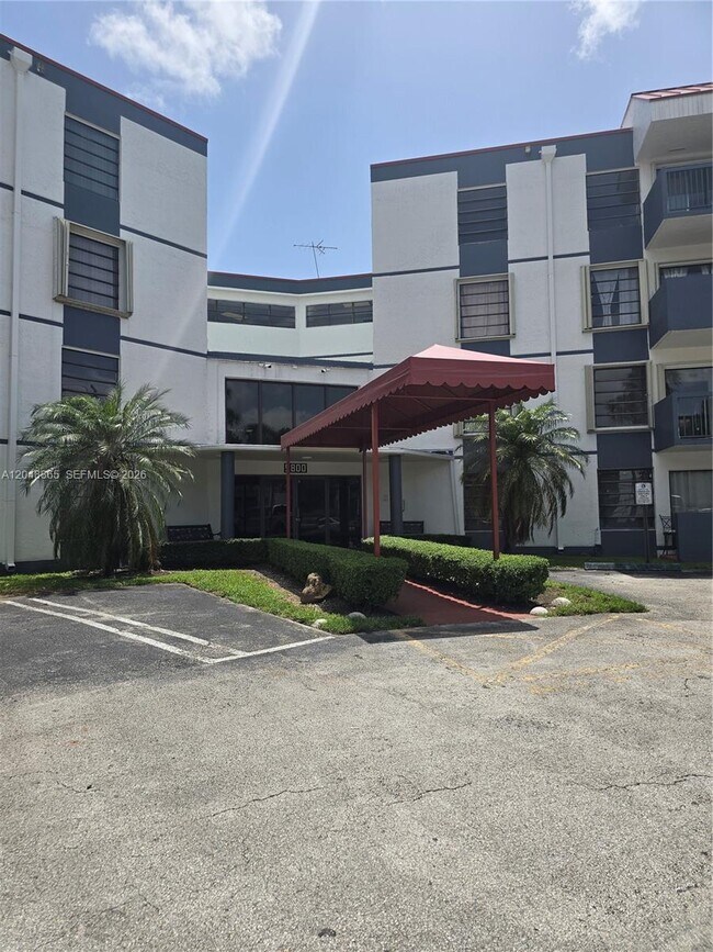 Building Photo - 5800 SW 127th Ave