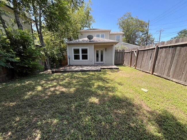 Building Photo - 5101 Guadalupe St
