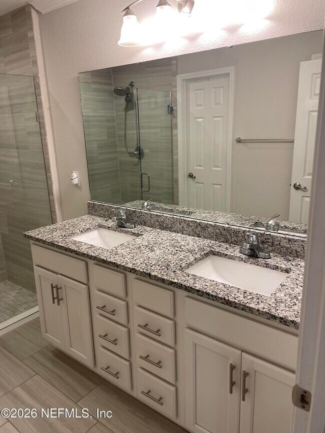 Building Photo - 5549 Broadgate Ct