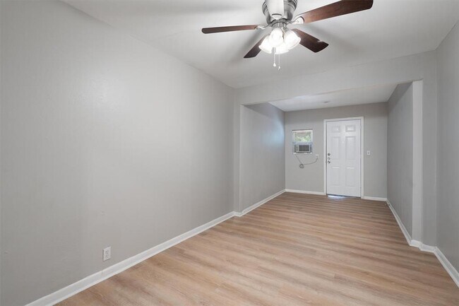 Building Photo - 1012 Barbara Dr