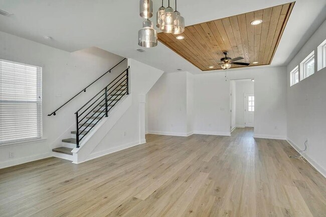 Building Photo - 463 Grand Oaks Rd