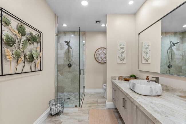 Building Photo - 48731 San Vicente St