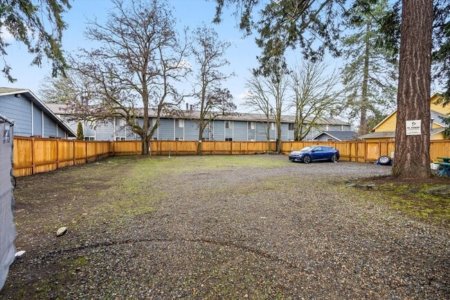 Building Photo - Charming Studio Apartment in Lakewood