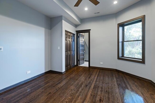 Building Photo - 444 E 48th St