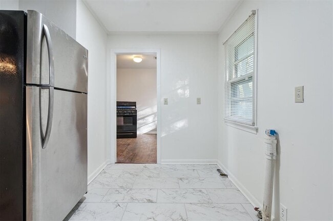 Building Photo - 1406 Sheffield Rd