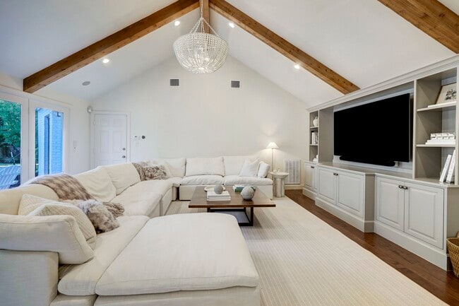 Building Photo - 6159 Doliver Dr