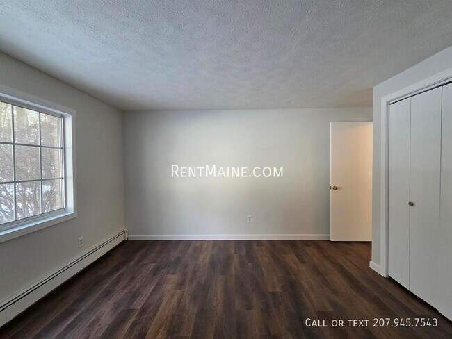 Building Photo - 20 Tall Pines Dr