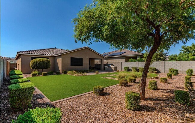 Building Photo - 5059 N 183rd Ln