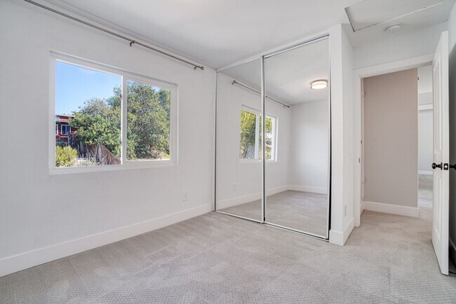 Building Photo - Dain House