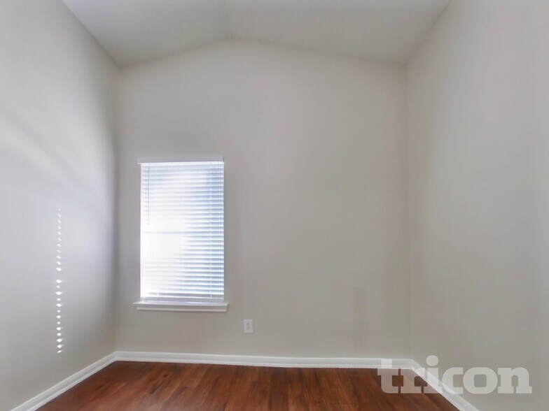 Building Photo - 3155 Boynton Dr